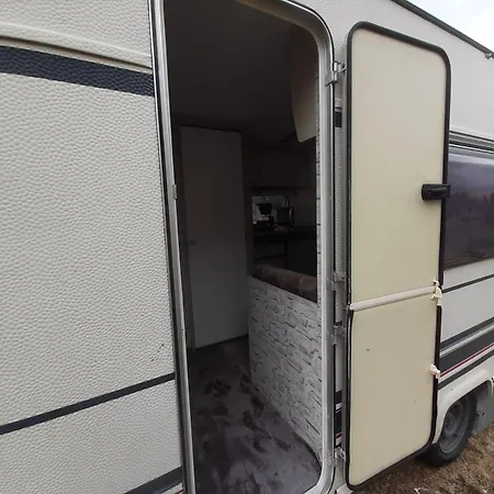 La Caravane Campagnarde 5 Personnes, Sur Terrain Prive Hétvégi ház *