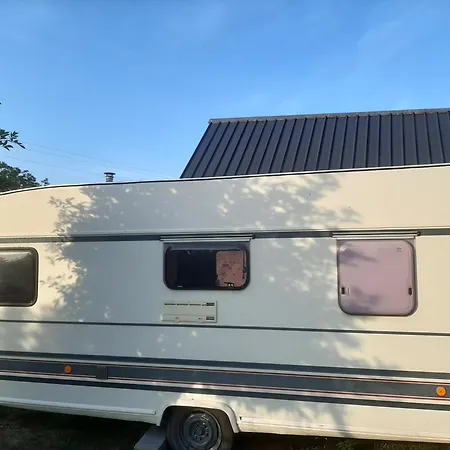 Hétvégi ház La Caravane Campagnarde 5 Personnes, Sur Terrain Prive *